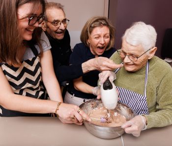 https://www.ageconfort.live/wp-content/uploads/2024/11/1-2.jpg