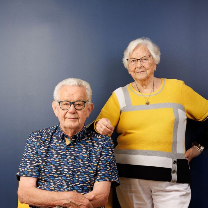 https://www.ageconfort.live/wp-content/uploads/2025/12/Couple-Residence-Senior-Heurus-scaled-e1766411870662.jpg