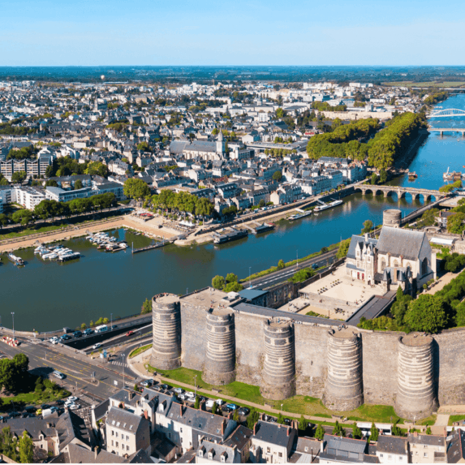 https://www.ageconfort.live/wp-content/uploads/2026/01/Angers-Seniors.png